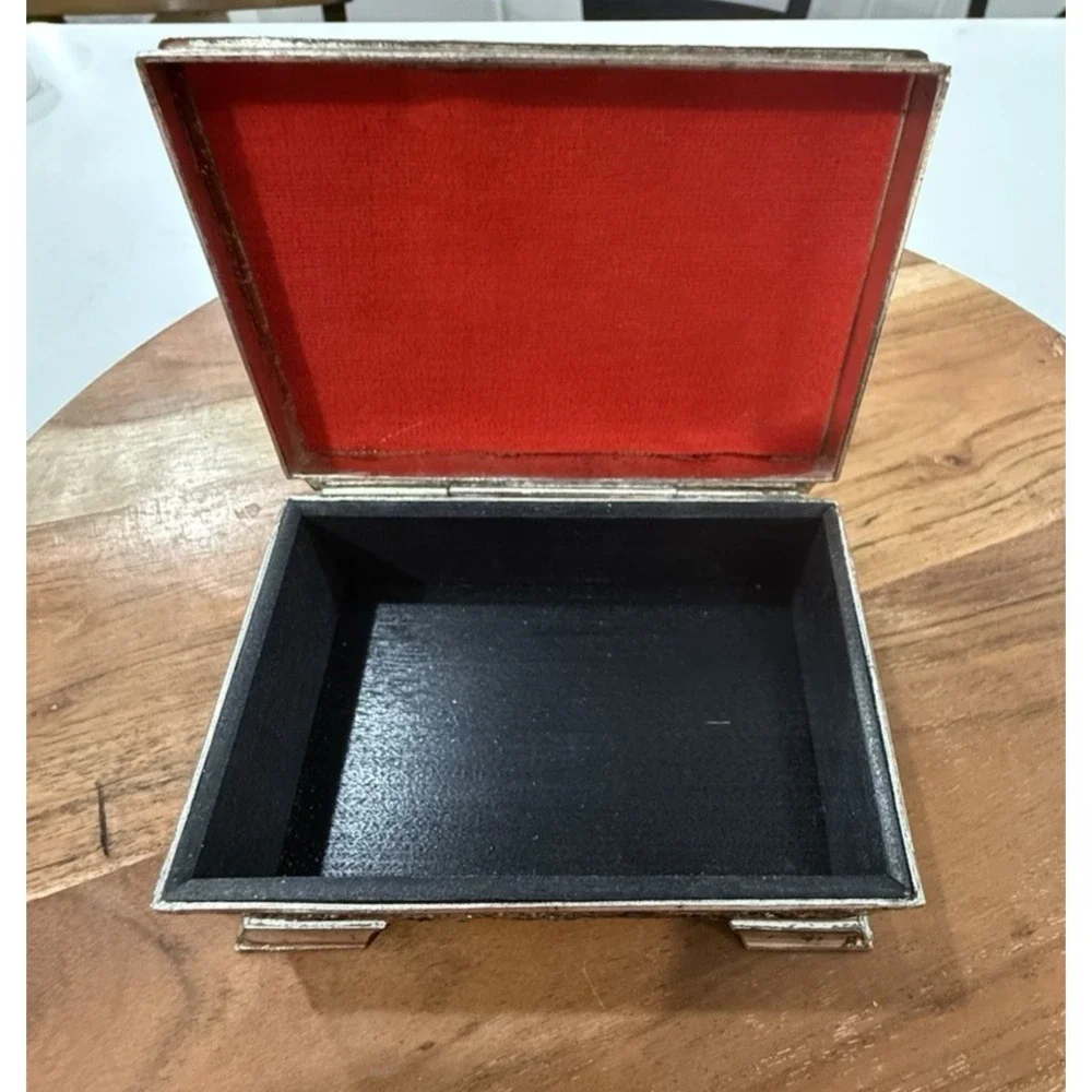 Unbranded Vtg Embossed Steam Engine Trinket/Jewelry Box Hinged & Footed 4